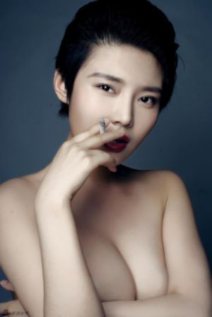 欧美女装连体短裤_BD全集免费观看