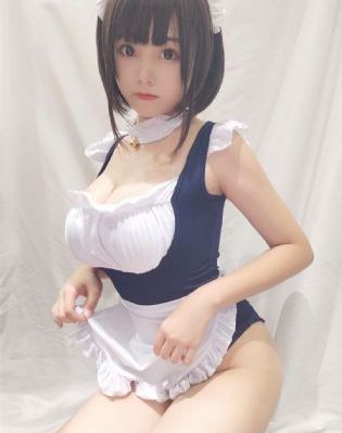 欧美美胸美女_成长在线视频免费观看